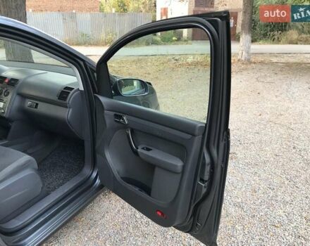 Серый Фольксваген Туран, объемом двигателя 1.6 л и пробегом 232 тыс. км за 5850 $, фото 14 на Automoto.ua