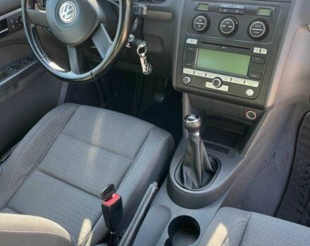 Серый Фольксваген Туран, объемом двигателя 1.6 л и пробегом 3 тыс. км за 5450 $, фото 19 на Automoto.ua