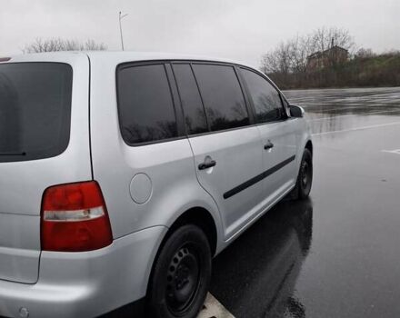 Серый Фольксваген Туран, объемом двигателя 1.6 л и пробегом 207 тыс. км за 5700 $, фото 5 на Automoto.ua