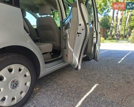 Серый Фольксваген Туран, объемом двигателя 1.6 л и пробегом 270 тыс. км за 5199 $, фото 14 на Automoto.ua