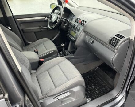 Сірий Фольксваген Туран, об'ємом двигуна 1.9 л та пробігом 271 тис. км за 3018 $, фото 6 на Automoto.ua