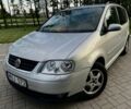 Серый Фольксваген Туран, объемом двигателя 2 л и пробегом 200 тыс. км за 1500 $, фото 1 на Automoto.ua