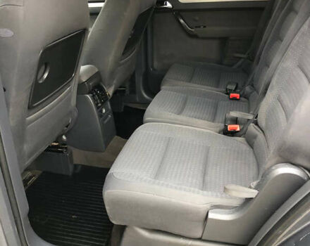 Серый Фольксваген Туран, объемом двигателя 1.97 л и пробегом 350 тыс. км за 5500 $, фото 8 на Automoto.ua