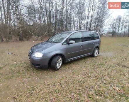 Серый Фольксваген Туран, объемом двигателя 1.98 л и пробегом 240 тыс. км за 4900 $, фото 22 на Automoto.ua