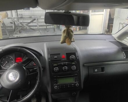 Серый Фольксваген Туран, объемом двигателя 2 л и пробегом 293 тыс. км за 6100 $, фото 5 на Automoto.ua