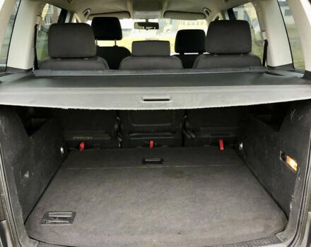 Серый Фольксваген Туран, объемом двигателя 1.9 л и пробегом 300 тыс. км за 5300 $, фото 4 на Automoto.ua