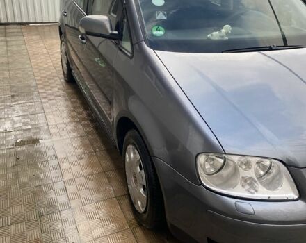 Серый Фольксваген Туран, объемом двигателя 1.6 л и пробегом 320 тыс. км за 5500 $, фото 3 на Automoto.ua