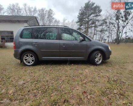 Серый Фольксваген Туран, объемом двигателя 1.98 л и пробегом 240 тыс. км за 4900 $, фото 16 на Automoto.ua