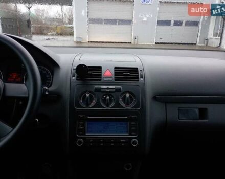 Серый Фольксваген Туран, объемом двигателя 1.6 л и пробегом 238 тыс. км за 4299 $, фото 14 на Automoto.ua