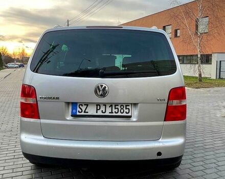 Сірий Фольксваген Туран, об'ємом двигуна 2 л та пробігом 300 тис. км за 2700 $, фото 7 на Automoto.ua