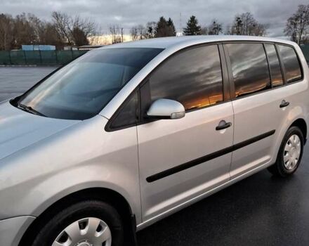 Серый Фольксваген Туран, объемом двигателя 1.6 л и пробегом 207 тыс. км за 5450 $, фото 1 на Automoto.ua