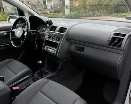 Серый Фольксваген Туран, объемом двигателя 1.9 л и пробегом 277 тыс. км за 1546 $, фото 6 на Automoto.ua