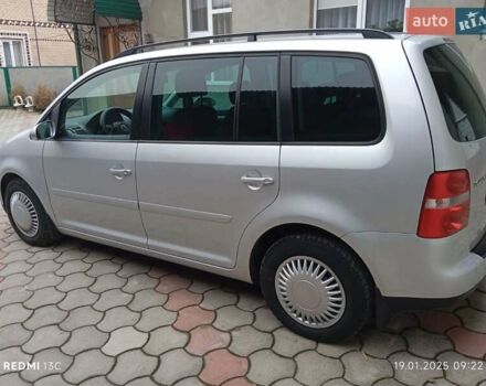 Серый Фольксваген Туран, объемом двигателя 1.6 л и пробегом 220 тыс. км за 5100 $, фото 1 на Automoto.ua