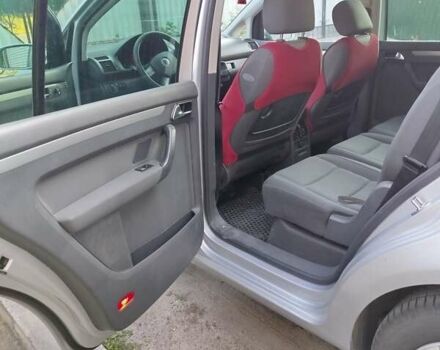 Серый Фольксваген Туран, объемом двигателя 1.9 л и пробегом 308 тыс. км за 6300 $, фото 11 на Automoto.ua