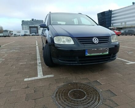 Сірий Фольксваген Туран, об'ємом двигуна 2 л та пробігом 300 тис. км за 2349 $, фото 6 на Automoto.ua