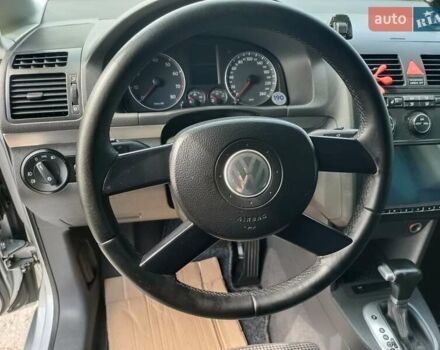 Серый Фольксваген Туран, объемом двигателя 1.6 л и пробегом 171 тыс. км за 6250 $, фото 53 на Automoto.ua