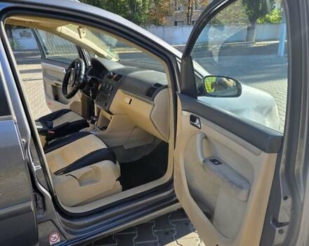 Серый Фольксваген Туран, объемом двигателя 2 л и пробегом 358 тыс. км за 4500 $, фото 30 на Automoto.ua