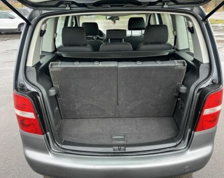 Сірий Фольксваген Туран, об'ємом двигуна 1.9 л та пробігом 271 тис. км за 3018 $, фото 4 на Automoto.ua