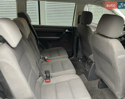 Серый Фольксваген Туран, объемом двигателя 1.6 л и пробегом 258 тыс. км за 5350 $, фото 20 на Automoto.ua