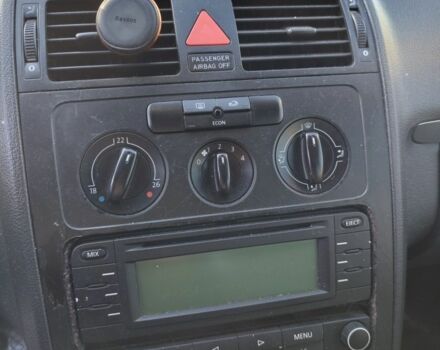 Серый Фольксваген Туран, объемом двигателя 2 л и пробегом 378 тыс. км за 2600 $, фото 11 на Automoto.ua