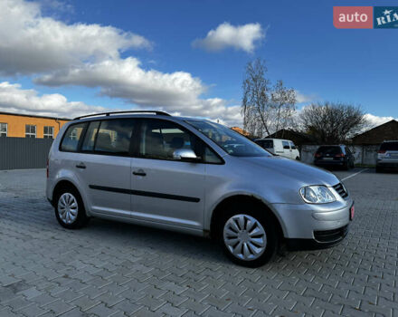 Серый Фольксваген Туран, объемом двигателя 1.6 л и пробегом 228 тыс. км за 4700 $, фото 8 на Automoto.ua