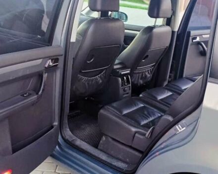 Серый Фольксваген Туран, объемом двигателя 1.98 л и пробегом 219 тыс. км за 5300 $, фото 16 на Automoto.ua