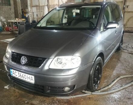 Сірий Фольксваген Туран, об'ємом двигуна 2 л та пробігом 286 тис. км за 4700 $, фото 1 на Automoto.ua