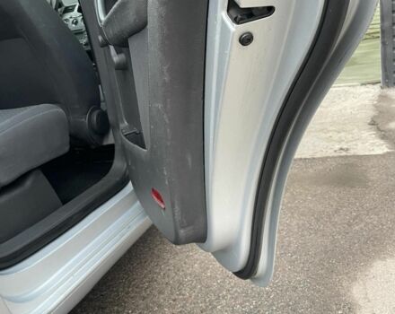 Сірий Фольксваген Туран, об'ємом двигуна 1.9 л та пробігом 330 тис. км за 2300 $, фото 5 на Automoto.ua