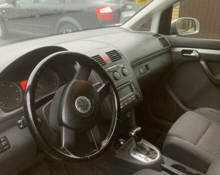 Серый Фольксваген Туран, объемом двигателя 2 л и пробегом 280 тыс. км за 3572 $, фото 4 на Automoto.ua