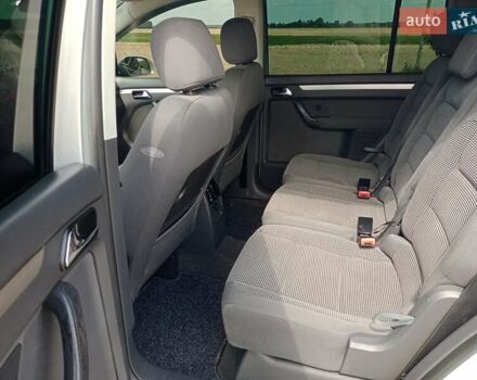 Серый Фольксваген Туран, объемом двигателя 1.6 л и пробегом 171 тыс. км за 6250 $, фото 19 на Automoto.ua