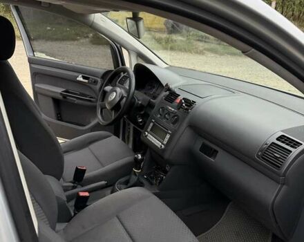 Серый Фольксваген Туран, объемом двигателя 1.9 л и пробегом 353 тыс. км за 5305 $, фото 18 на Automoto.ua