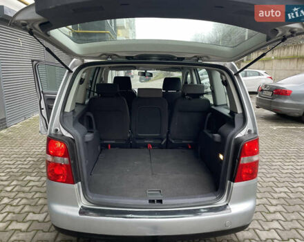 Серый Фольксваген Туран, объемом двигателя 1.6 л и пробегом 258 тыс. км за 5350 $, фото 17 на Automoto.ua