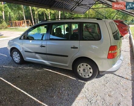 Серый Фольксваген Туран, объемом двигателя 1.6 л и пробегом 270 тыс. км за 5199 $, фото 7 на Automoto.ua