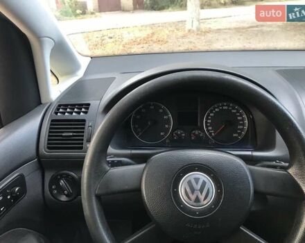 Серый Фольксваген Туран, объемом двигателя 1.6 л и пробегом 232 тыс. км за 5850 $, фото 10 на Automoto.ua