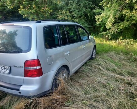 Серый Фольксваген Туран, объемом двигателя 2 л и пробегом 300 тыс. км за 4800 $, фото 4 на Automoto.ua