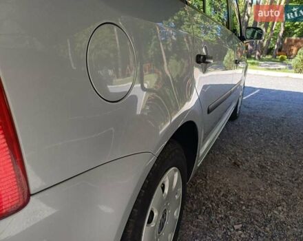 Серый Фольксваген Туран, объемом двигателя 1.6 л и пробегом 270 тыс. км за 5199 $, фото 8 на Automoto.ua