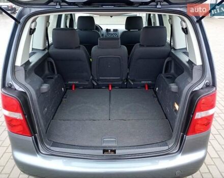 Серый Фольксваген Туран, объемом двигателя 1.6 л и пробегом 238 тыс. км за 4299 $, фото 28 на Automoto.ua