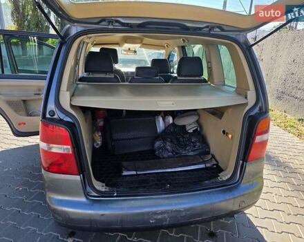 Серый Фольксваген Туран, объемом двигателя 2 л и пробегом 358 тыс. км за 4500 $, фото 21 на Automoto.ua