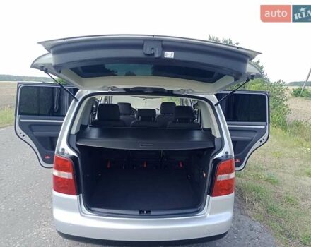 Серый Фольксваген Туран, объемом двигателя 1.6 л и пробегом 171 тыс. км за 6250 $, фото 30 на Automoto.ua