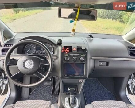 Сірий Фольксваген Туран, об'ємом двигуна 1.6 л та пробігом 171 тис. км за 6350 $, фото 29 на Automoto.ua