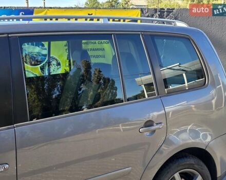 Серый Фольксваген Туран, объемом двигателя 2 л и пробегом 358 тыс. км за 4500 $, фото 5 на Automoto.ua