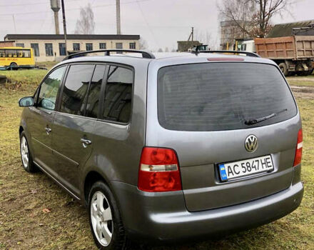 Серый Фольксваген Туран, объемом двигателя 1.9 л и пробегом 300 тыс. км за 5300 $, фото 3 на Automoto.ua