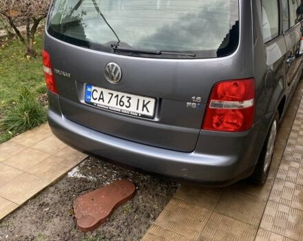 Серый Фольксваген Туран, объемом двигателя 1.6 л и пробегом 320 тыс. км за 5500 $, фото 8 на Automoto.ua