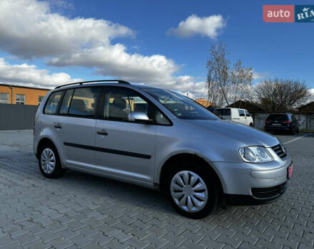 Серый Фольксваген Туран, объемом двигателя 1.6 л и пробегом 228 тыс. км за 4700 $, фото 7 на Automoto.ua