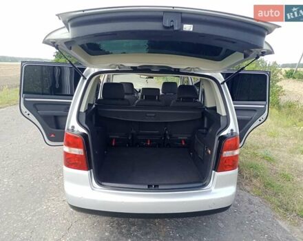 Серый Фольксваген Туран, объемом двигателя 1.6 л и пробегом 171 тыс. км за 6250 $, фото 34 на Automoto.ua