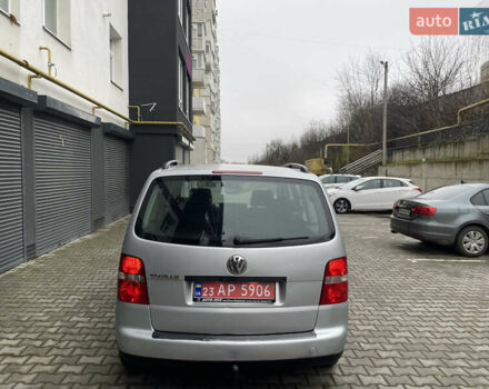 Серый Фольксваген Туран, объемом двигателя 1.6 л и пробегом 258 тыс. км за 5350 $, фото 5 на Automoto.ua