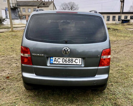 Серый Фольксваген Туран, объемом двигателя 1.97 л и пробегом 350 тыс. км за 5500 $, фото 5 на Automoto.ua