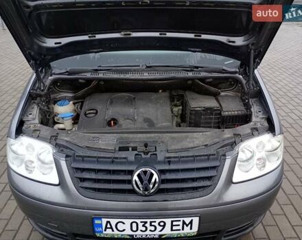 Серый Фольксваген Туран, объемом двигателя 1.6 л и пробегом 238 тыс. км за 4299 $, фото 32 на Automoto.ua