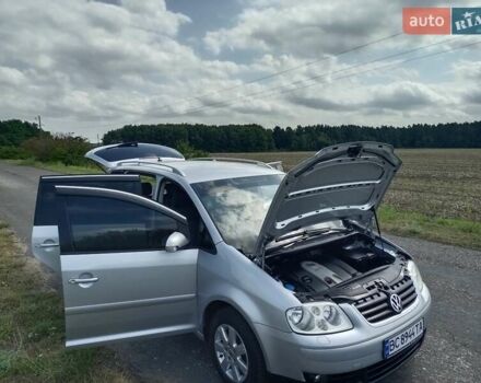 Сірий Фольксваген Туран, об'ємом двигуна 1.6 л та пробігом 171 тис. км за 6350 $, фото 40 на Automoto.ua