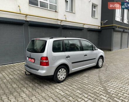 Серый Фольксваген Туран, объемом двигателя 1.6 л и пробегом 258 тыс. км за 5350 $, фото 7 на Automoto.ua